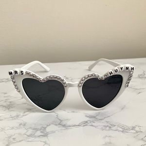 Sequined heart sunglasses for wedding